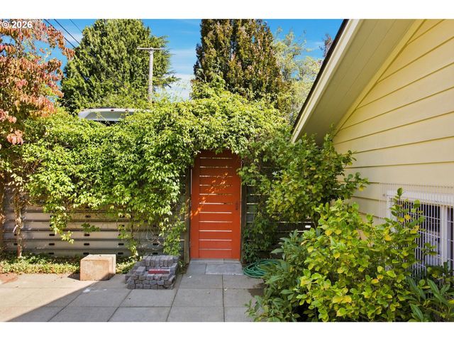 60 W 22ND Ave, Eugene, OR 97405