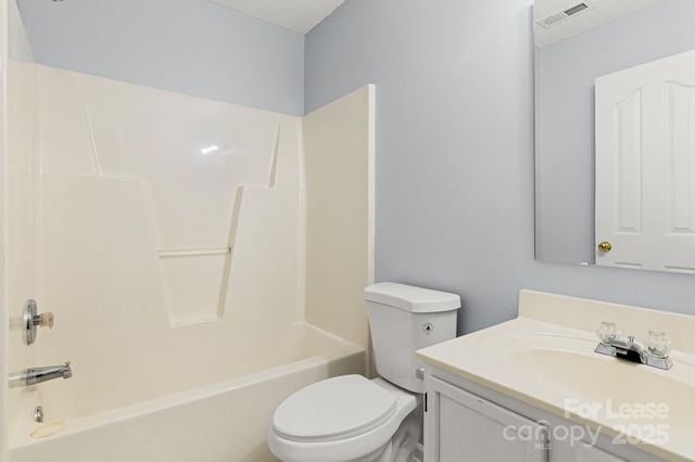 6828 Ayrshire Glen Place, Charlotte, NC 28273