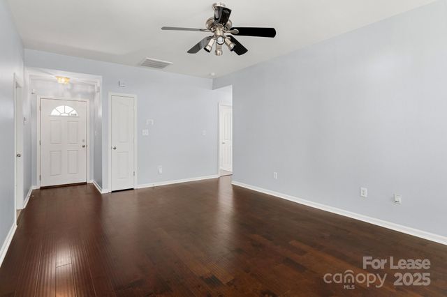 6828 Ayrshire Glen Place, Charlotte, NC 28273