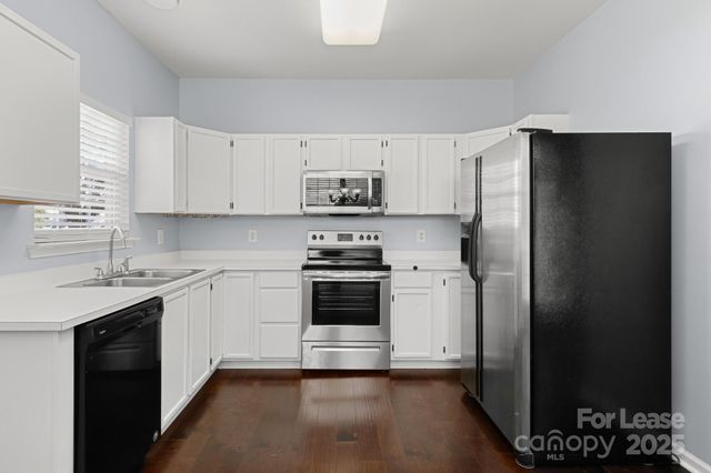 6828 Ayrshire Glen Place, Charlotte, NC 28273