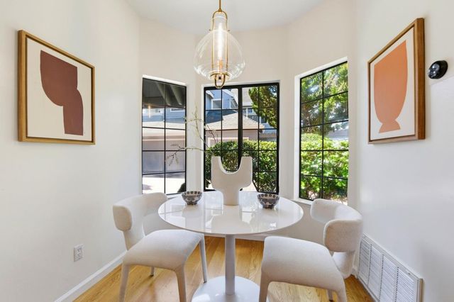 452 Mountain Laurel Court, Mountain View, CA 94043