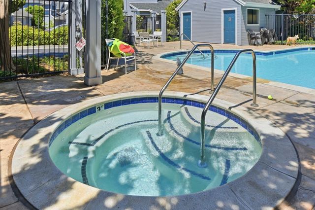 452 Mountain Laurel Court, Mountain View, CA 94043