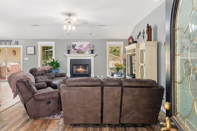 405 Lakeside Road, Hot Springs, AR 71901