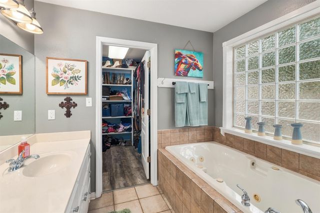 405 Lakeside Road, Hot Springs, AR 71901