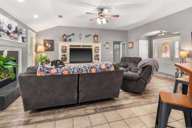 405 Lakeside Road, Hot Springs, AR 71901