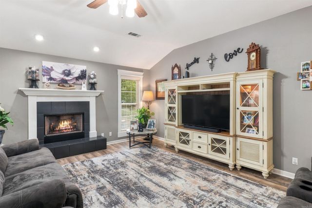 405 Lakeside Road, Hot Springs, AR 71901
