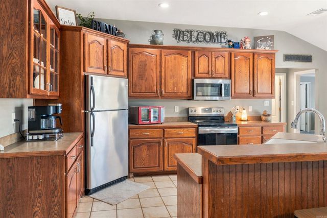 405 Lakeside Road, Hot Springs, AR 71901