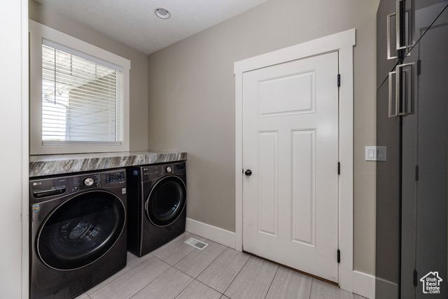 84 N 820 E, Hyde Park, UT 84318