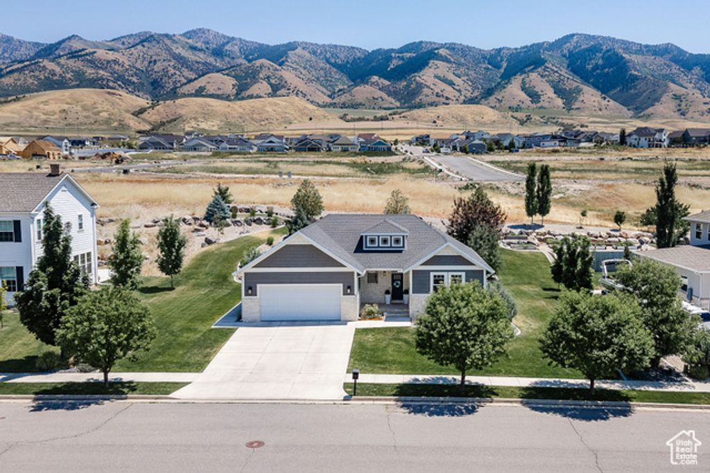 84 N 820 E, Hyde Park, UT 84318