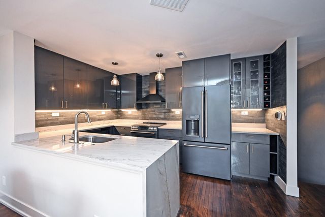 210 E 2nd Street, B, Covington, KY 41011