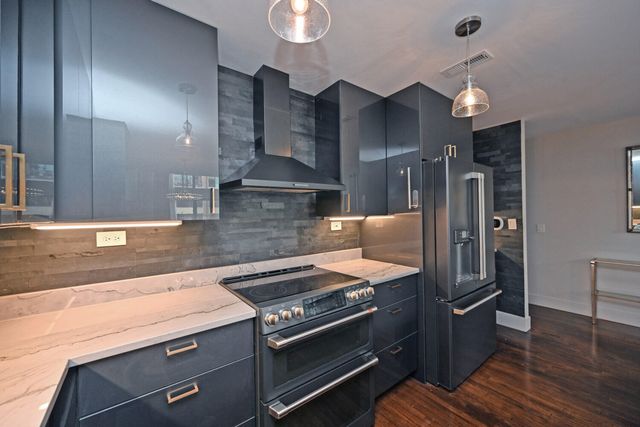 210 E 2nd Street, B, Covington, KY 41011