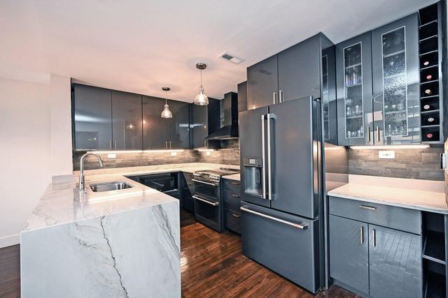 210 E 2nd Street, B, Covington, KY 41011