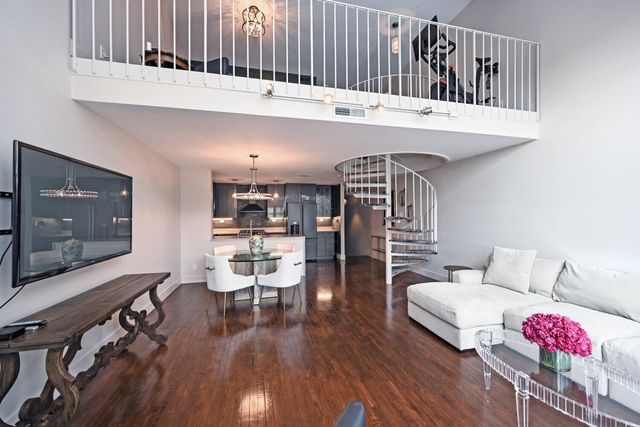 210 E 2nd Street, B, Covington, KY 41011