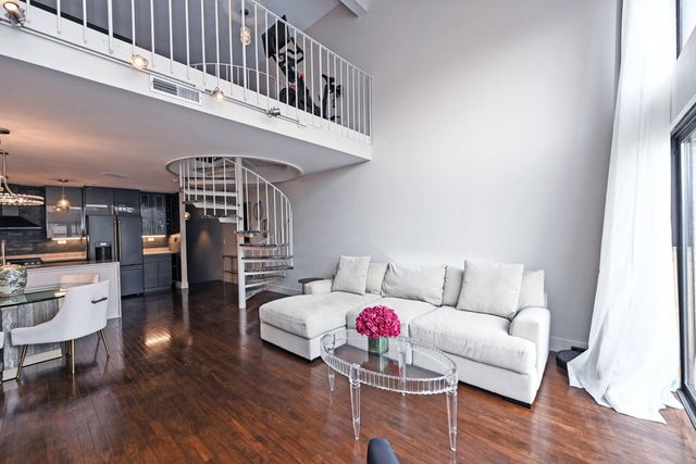 210 E 2nd Street, B, Covington, KY 41011