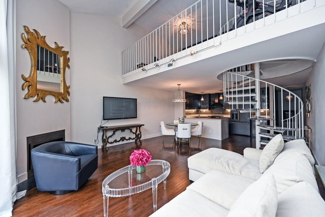 210 E 2nd Street, B, Covington, KY 41011