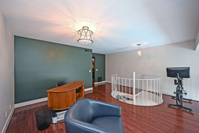 210 E 2nd Street, B, Covington, KY 41011