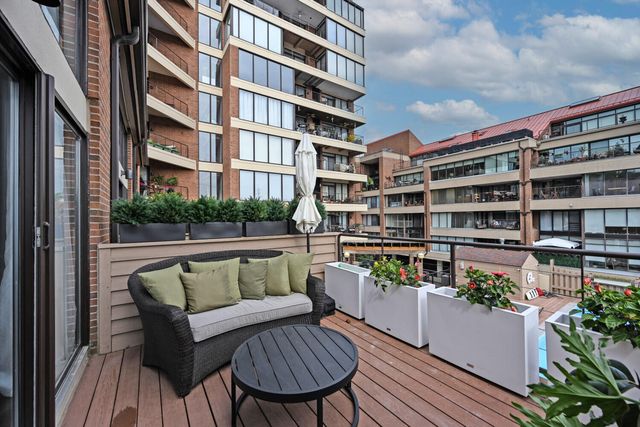210 E 2nd Street, B, Covington, KY 41011