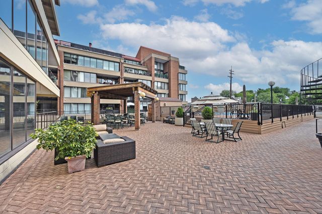 210 E 2nd Street, B, Covington, KY 41011