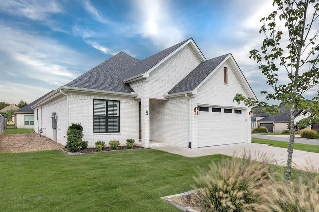 5 Woodlands Park Lane, Little Rock, AR 72211