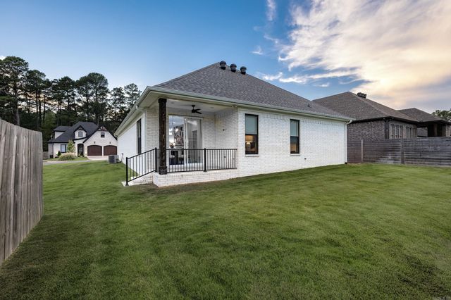 5 Woodlands Park Lane, Little Rock, AR 72211