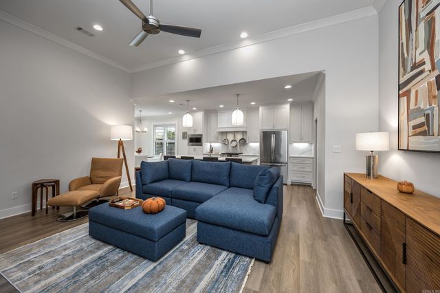 5 Woodlands Park Lane, Little Rock, AR 72211