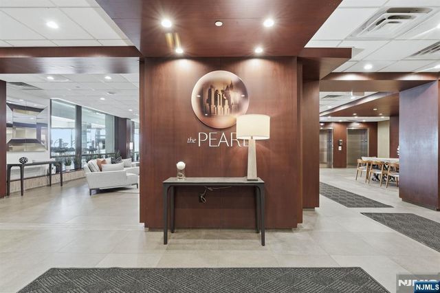 9 Somerset Lane 408, Edgewater, NJ 07020