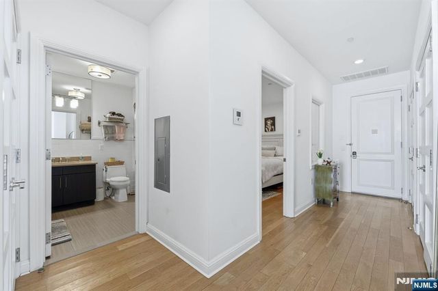 9 Somerset Lane 408, Edgewater, NJ 07020