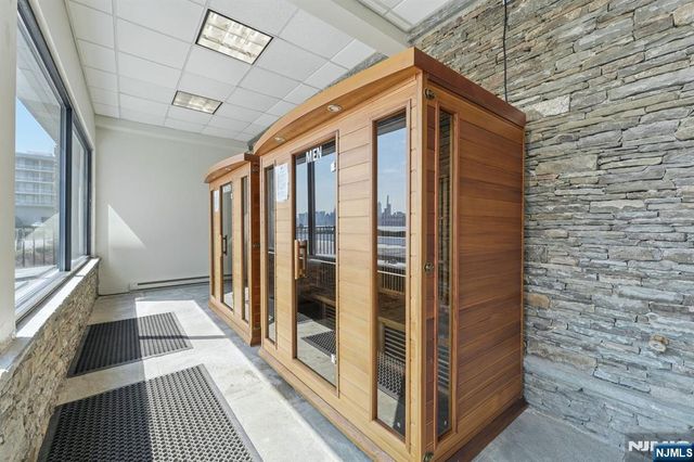 9 Somerset Lane 408, Edgewater, NJ 07020