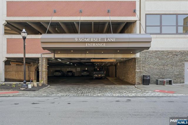 9 Somerset Lane 408, Edgewater, NJ 07020