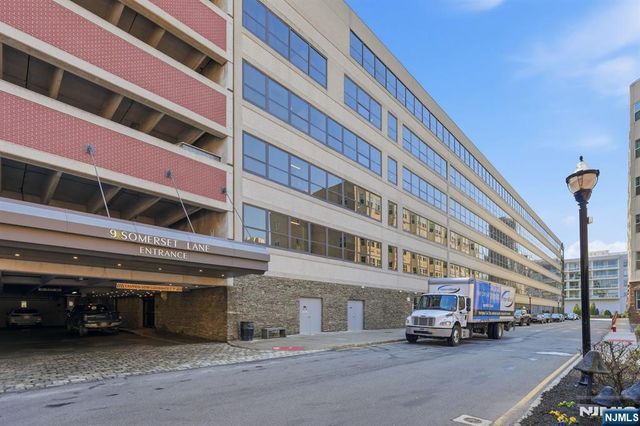 9 Somerset Lane 408, Edgewater, NJ 07020