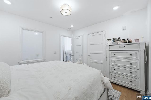 9 Somerset Lane 408, Edgewater, NJ 07020