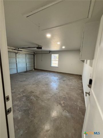 104 County Road 4881, Copperas Cove, TX 76522