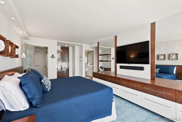 1760 Avenida Del Mundo 108, Coronado, CA 92118