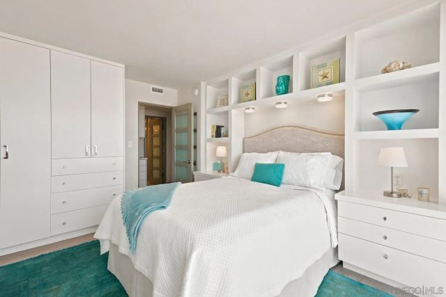 1760 Avenida Del Mundo 108, Coronado, CA 92118