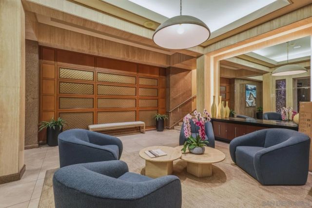 1760 Avenida Del Mundo 108, Coronado, CA 92118