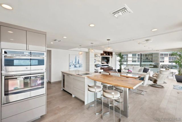 1760 Avenida Del Mundo 108, Coronado, CA 92118