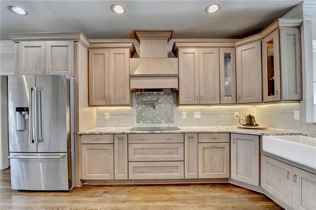 350 S Satinwood Place, Roswell, GA 30076