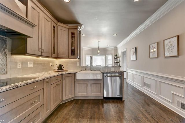 350 S Satinwood Place, Roswell, GA 30076