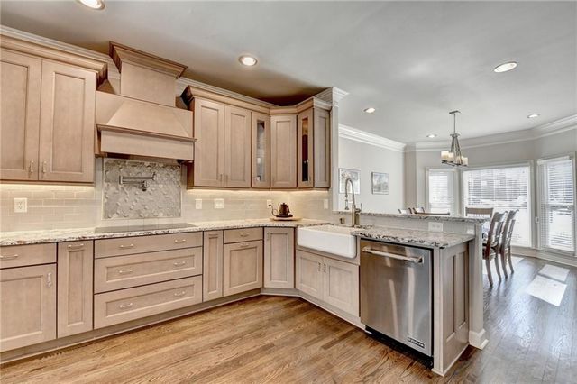 350 S Satinwood Place, Roswell, GA 30076