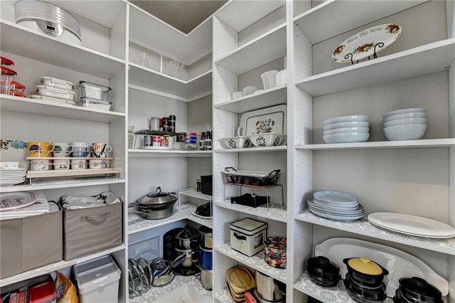 350 S Satinwood Place, Roswell, GA 30076