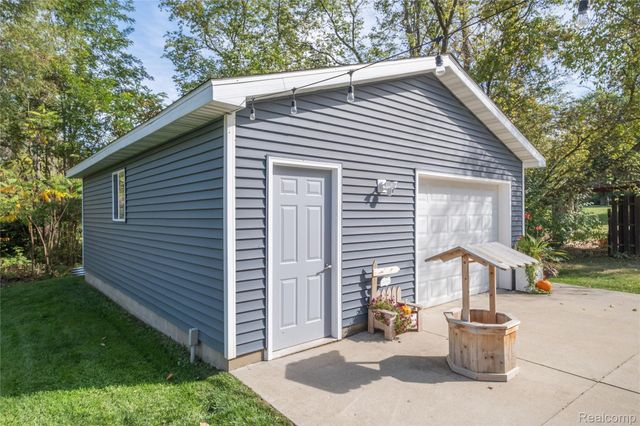 1731 Fisk Road, Genoa Township, MI 48843