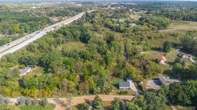 1731 Fisk Road, Genoa Township, MI 48843