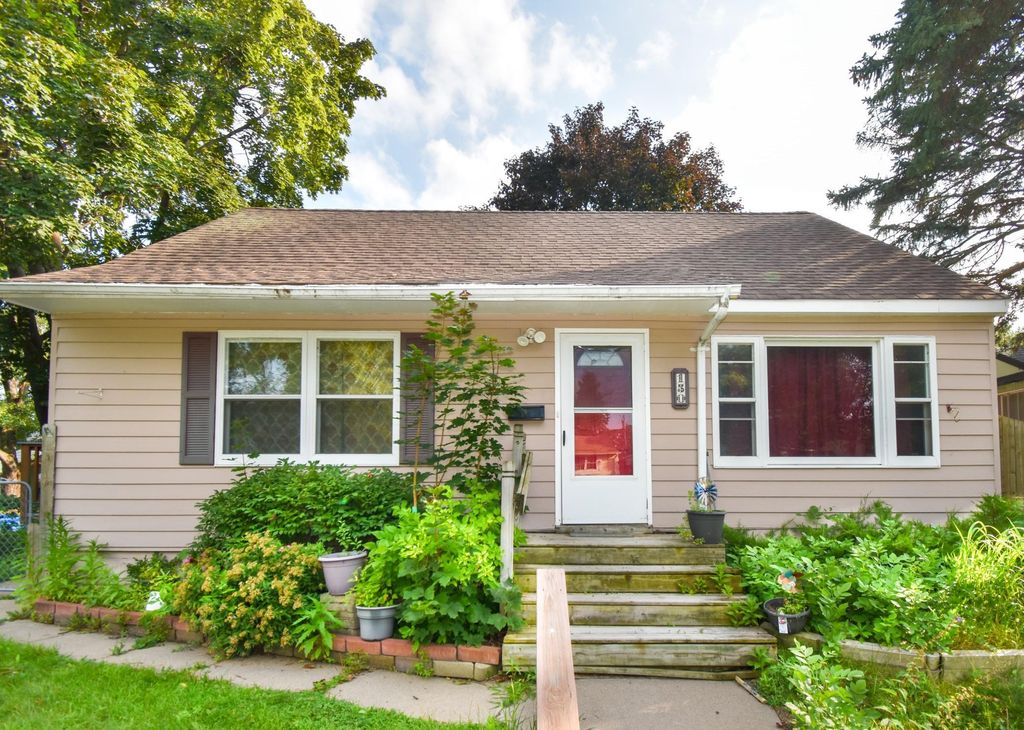 150 Westchester Drive, West Saint Paul, MN 55118