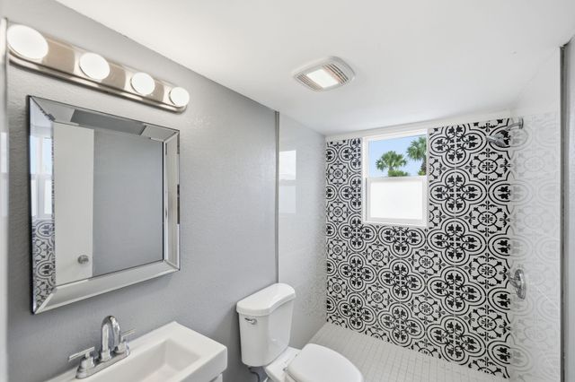 1635 SE Green Acres Circle Dd202, Port St Lucie, FL 34952