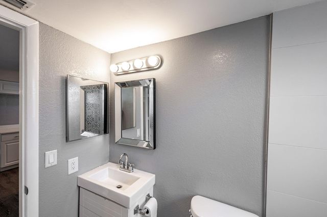 1635 SE Green Acres Circle Dd202, Port St Lucie, FL 34952