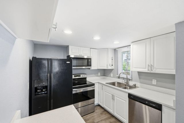 1635 SE Green Acres Circle Dd202, Port St Lucie, FL 34952