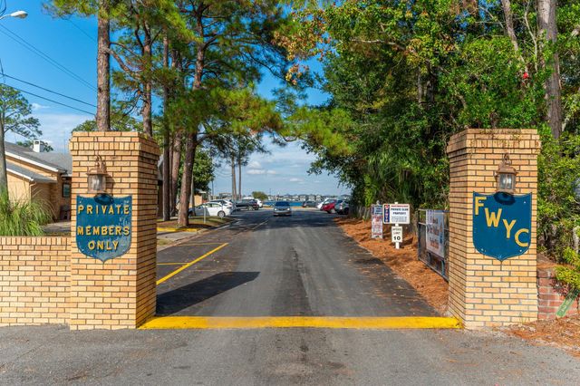 3 SE Waynel Circle, Fort Walton Beach, FL 32548