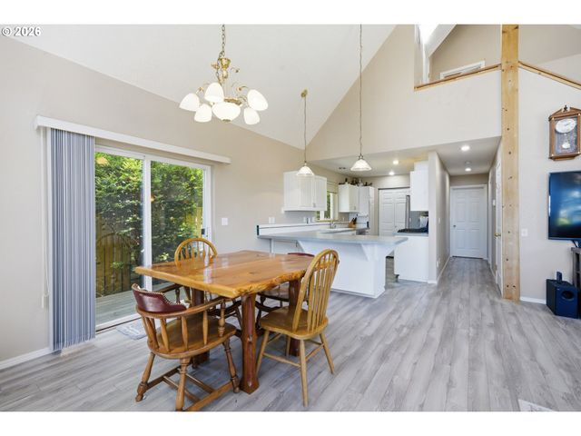 6636 Sw EBB Ave, Lincoln City, OR 97367