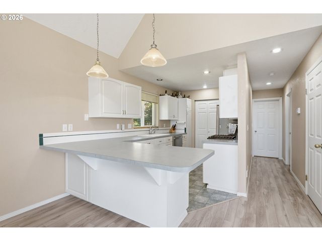 6636 Sw EBB Ave, Lincoln City, OR 97367