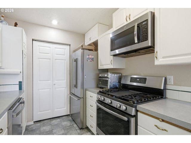 6636 Sw EBB Ave, Lincoln City, OR 97367